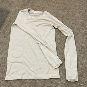White long sleeve lululemon shirt